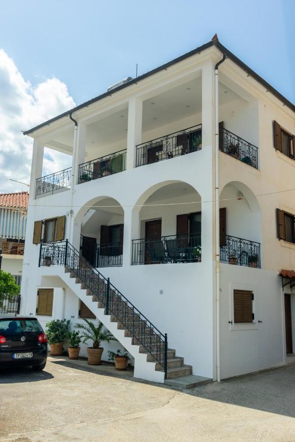 Ferienwohnung Katerina & Elia'S Family House Leonídion Exterior foto